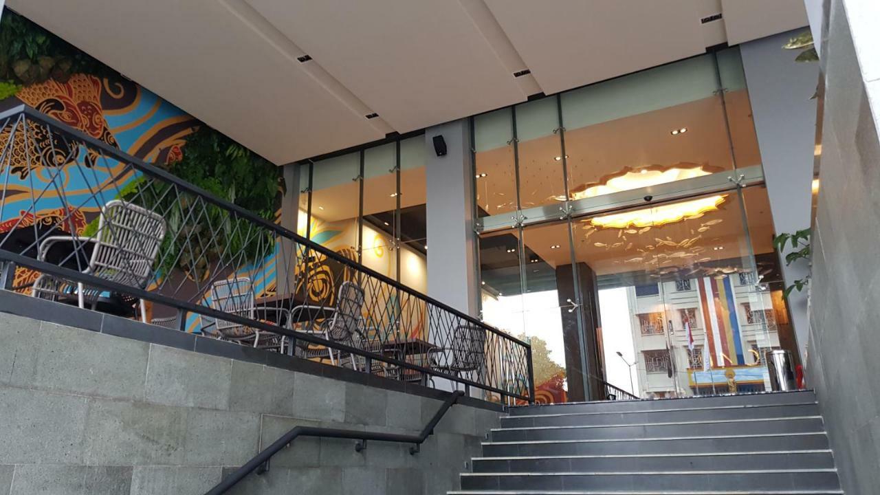 Luminor Hotel Jakarta Kota By Wh Екстер'єр фото