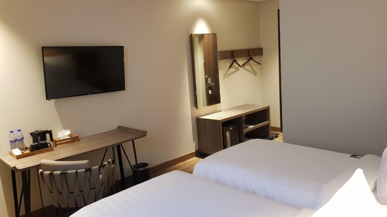 Luminor Hotel Jakarta Kota By Wh Екстер'єр фото
