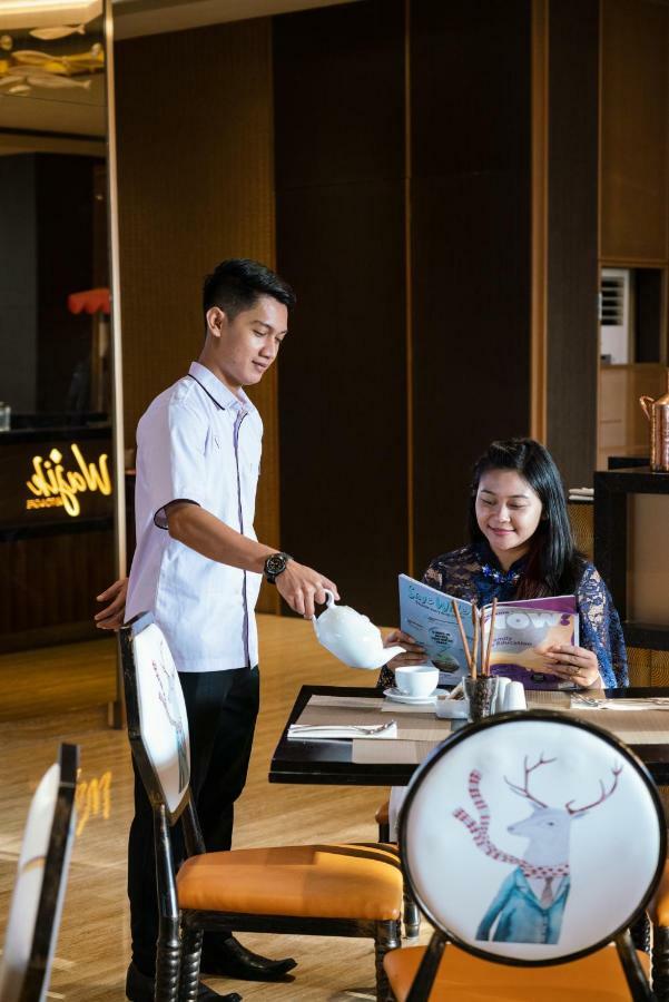 Luminor Hotel Jakarta Kota By Wh Екстер'єр фото
